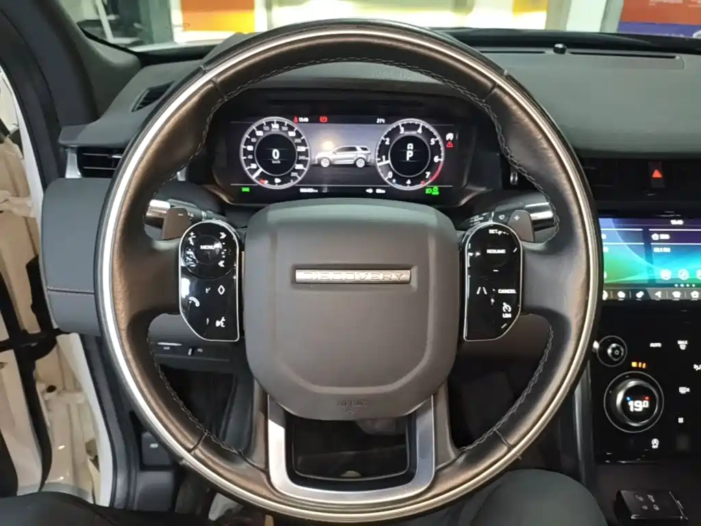 Land Rover Discovery Sport 2020 — фото 11