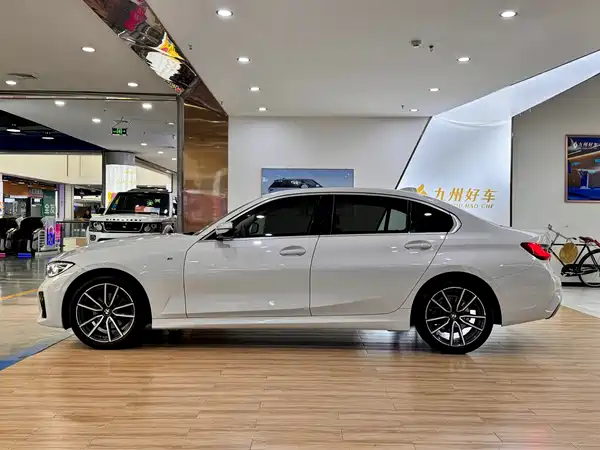 BMW 3 Series 2021