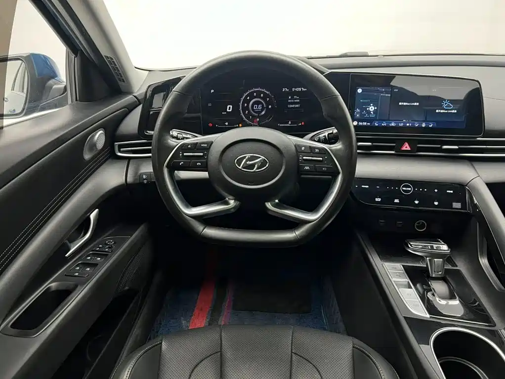 Hyundai Elantra 2022 — фото 17