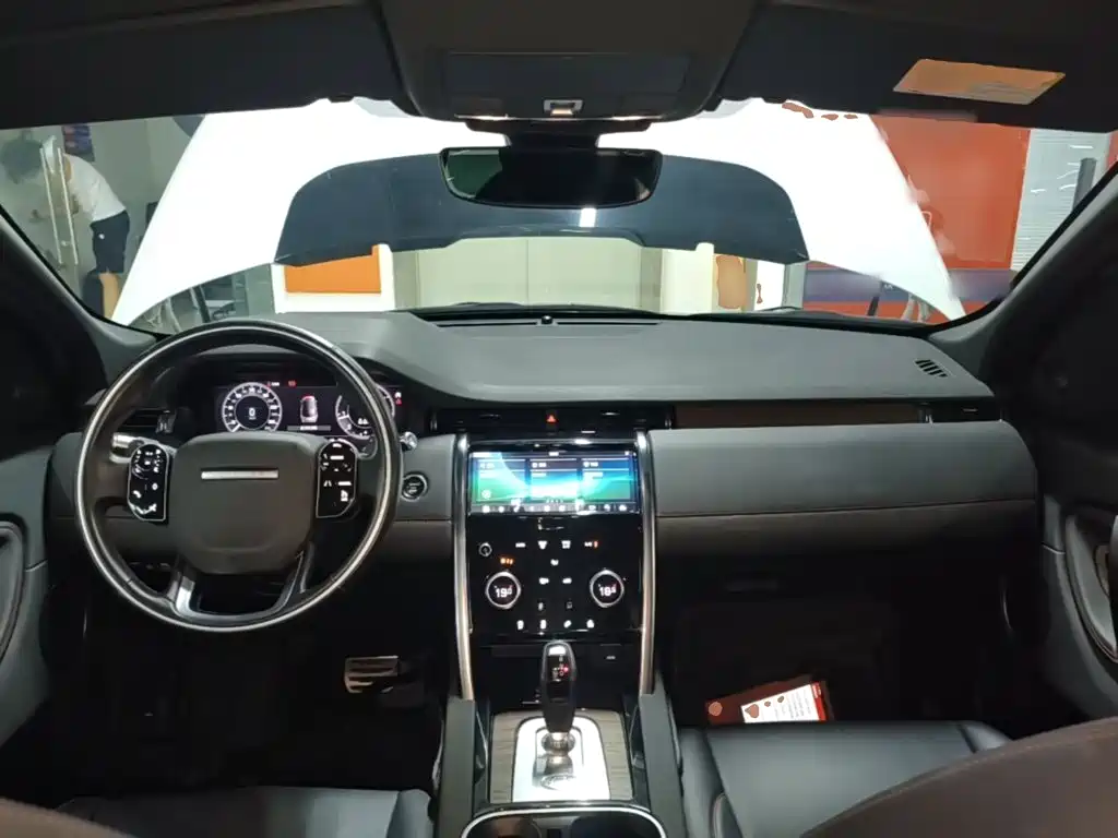 Land Rover Discovery Sport 2020 — фото 10