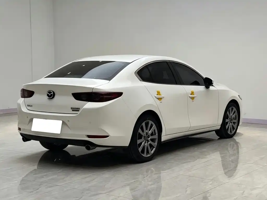 Mazda 3 Axela 2024