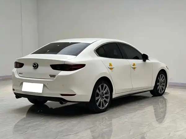Mazda 3 Axela 2024