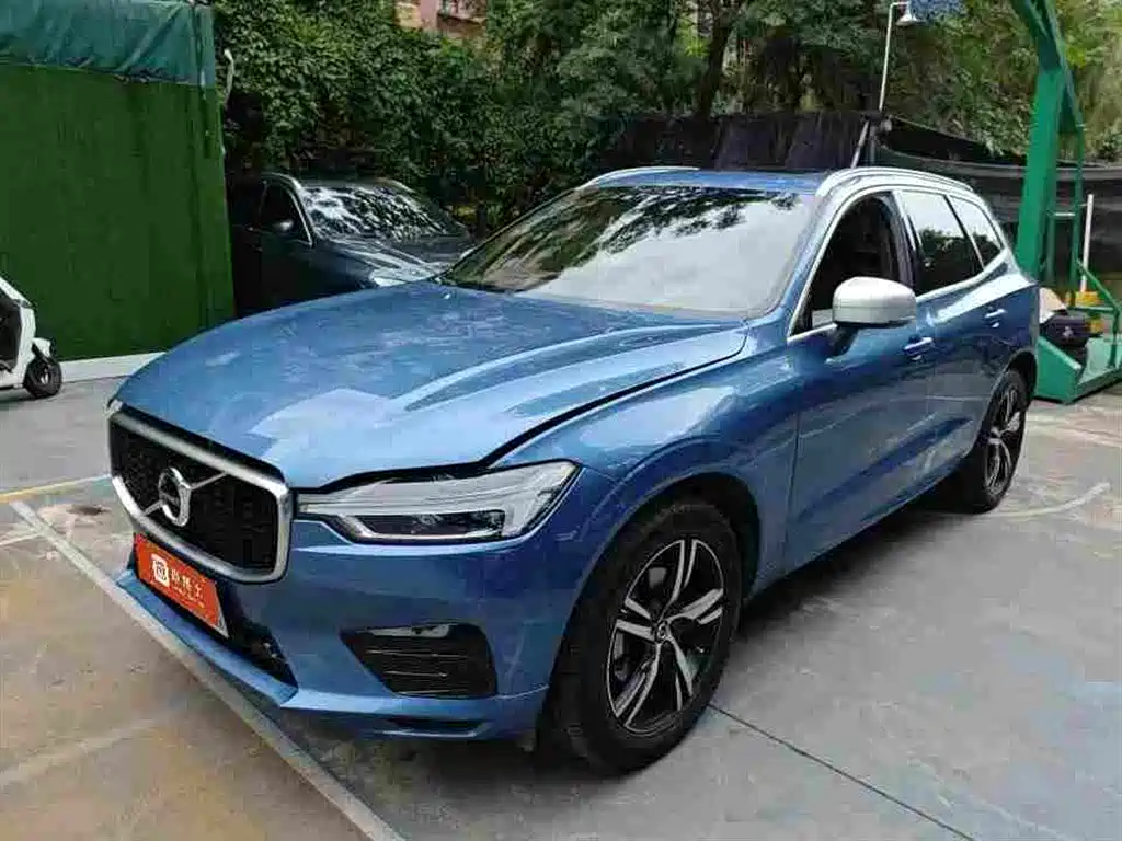 Volvo XC60 2018 — фото 1