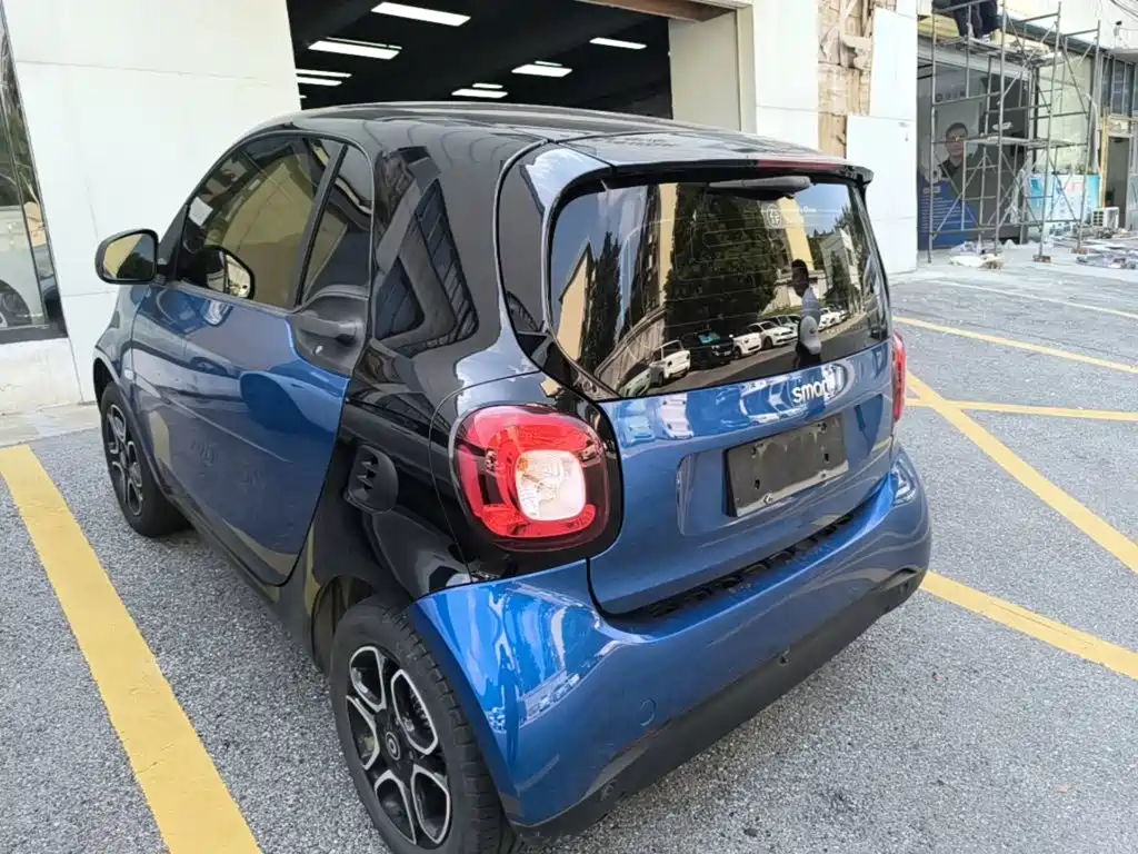 smart fortwo 2019 — фото 5