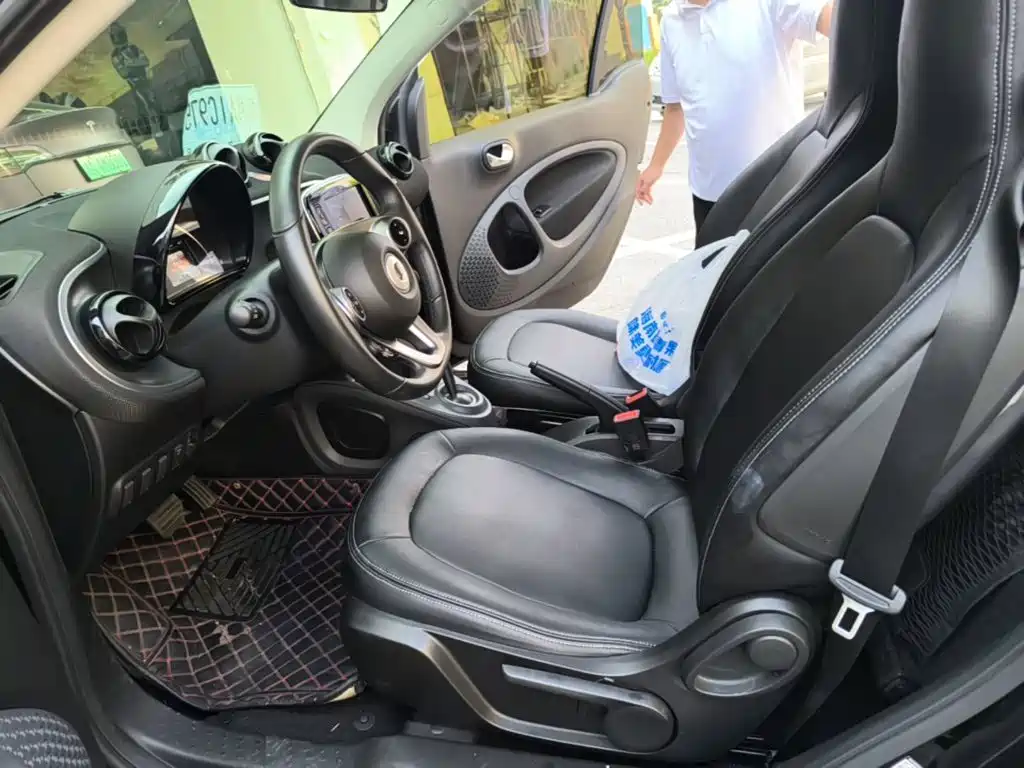 smart fortwo 2019 — фото 15