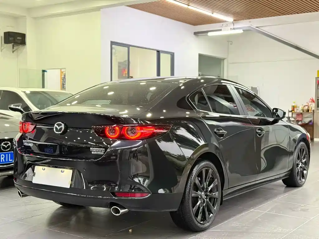 Mazda 3 Axela 2024