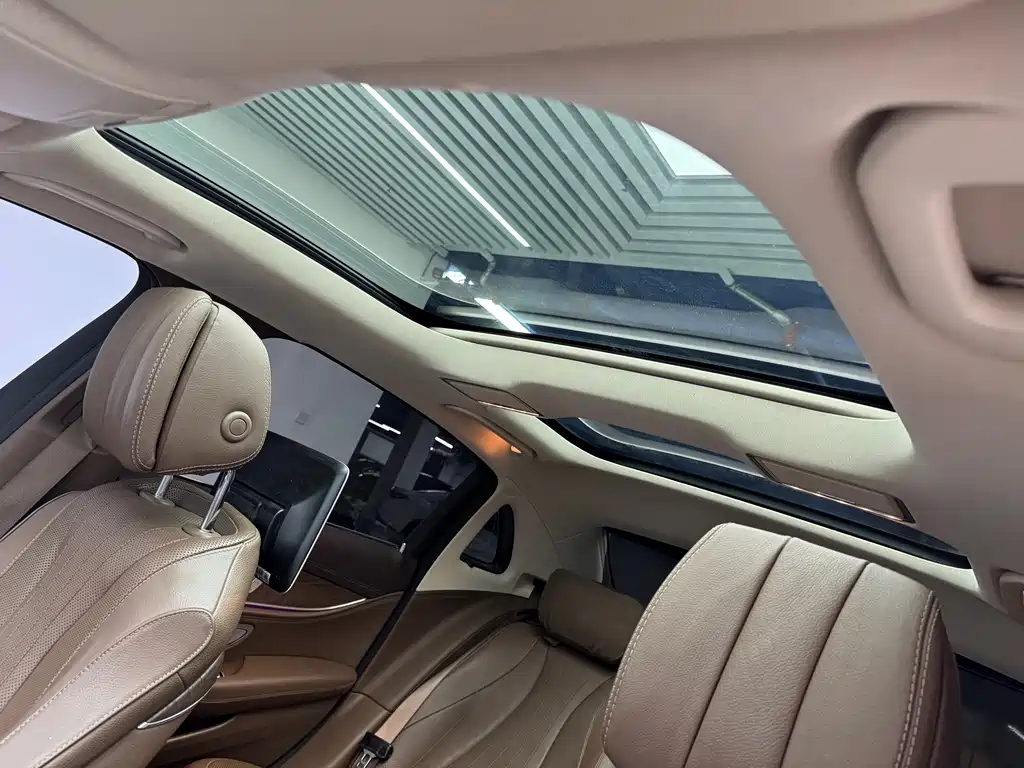 Mercedes-Benz E-Class 2020 — фото 14