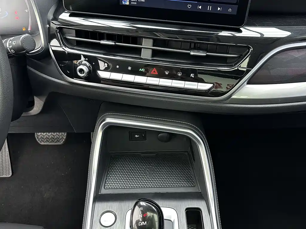 Haval H6 2023 — фото 16