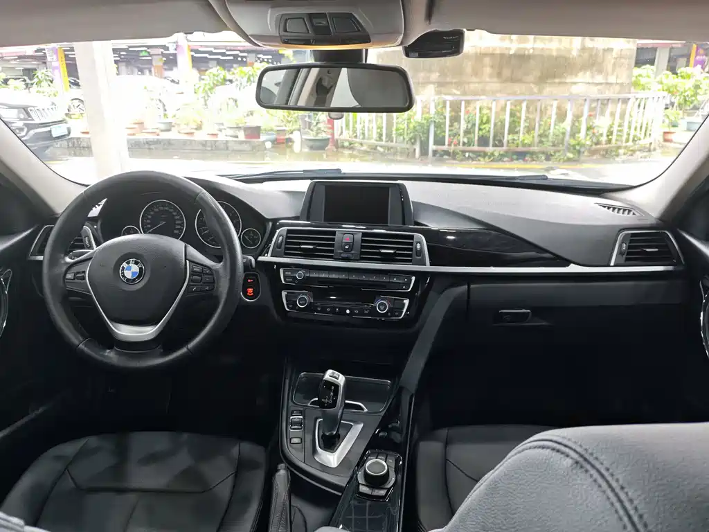 BMW 3 Series 2016 — фото 13
