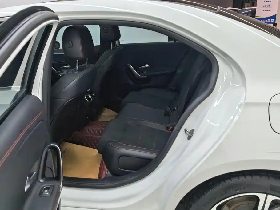 Mercedes-Benz A-Class 2023 — фото 11