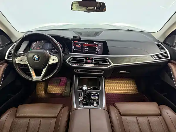 BMW X7 2021