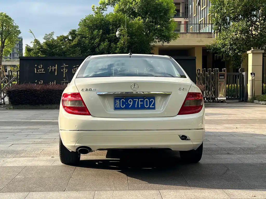 Mercedes-Benz C-Class 2010