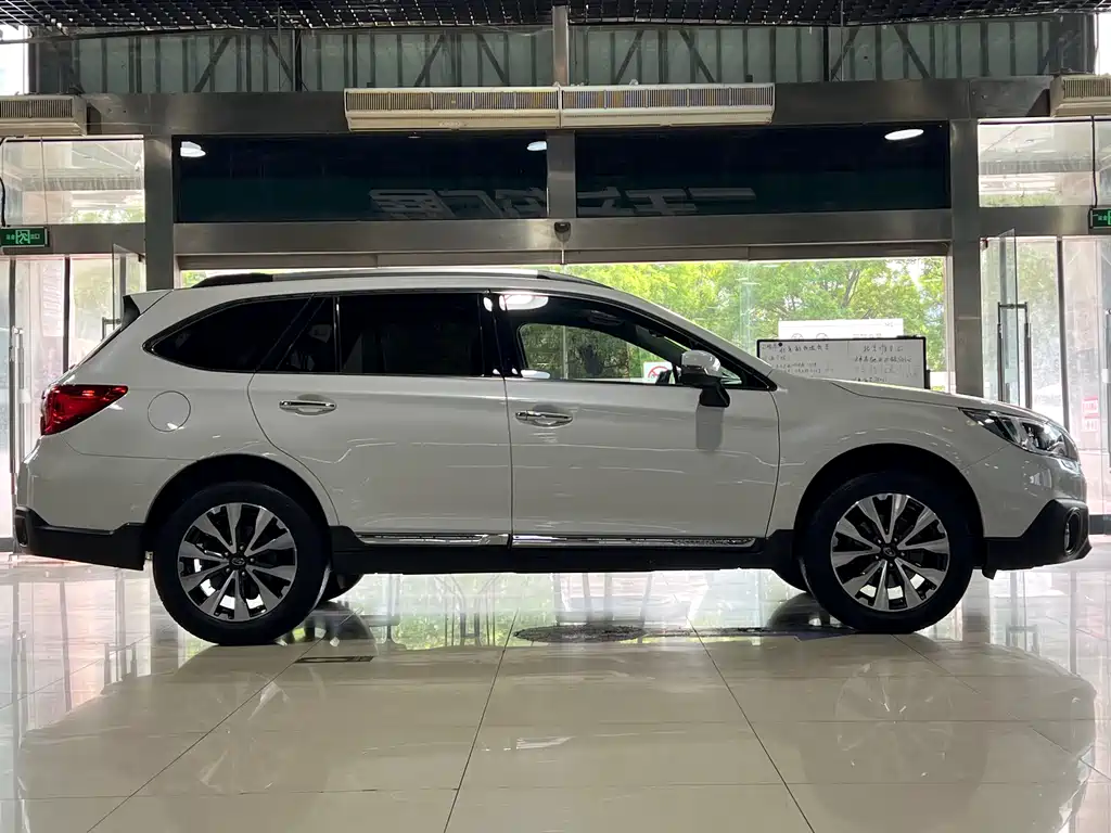 Subaru Outback 2017 — фото 7