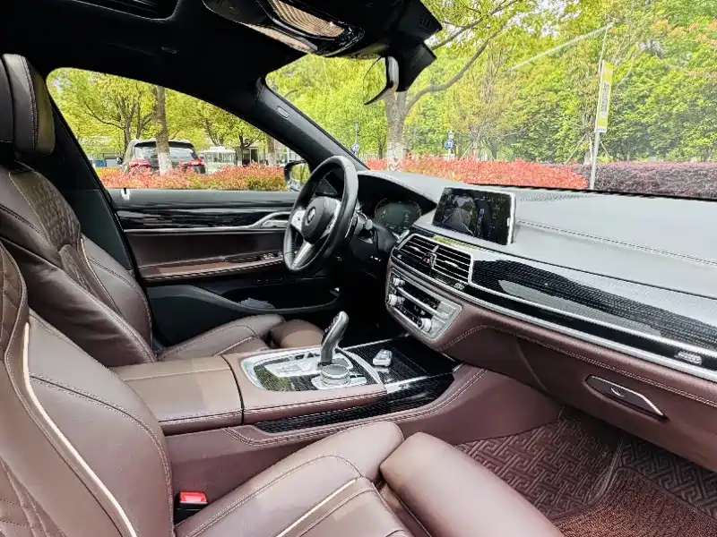 BMW 7 Series 2022 — фото 11