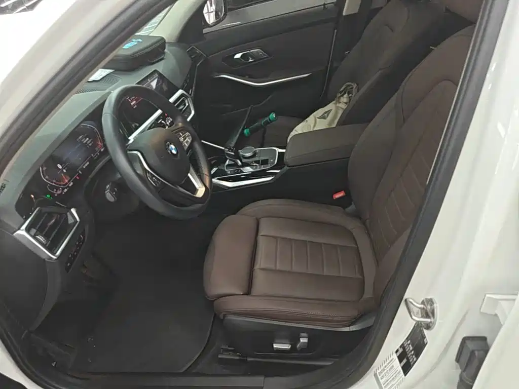 BMW 3 Series 2021 — фото 15