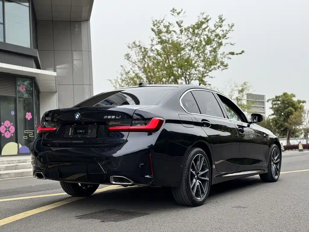 BMW 3 Series 2025 — фото 12