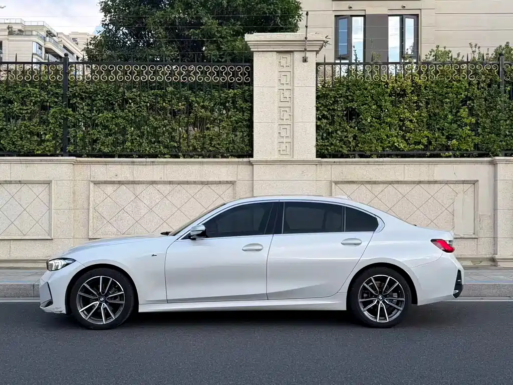 BMW 3 Series 2024