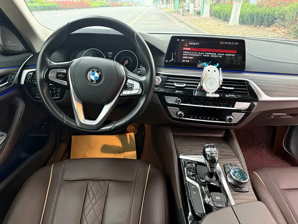 BMW 5 Series New Energy 2019 — фото 15