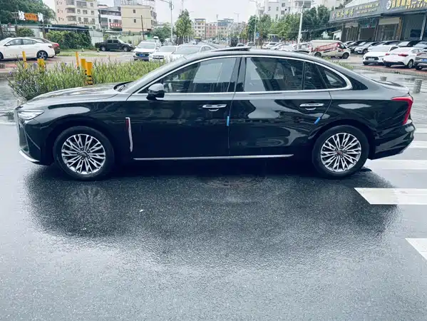 Hongqi H5 2023