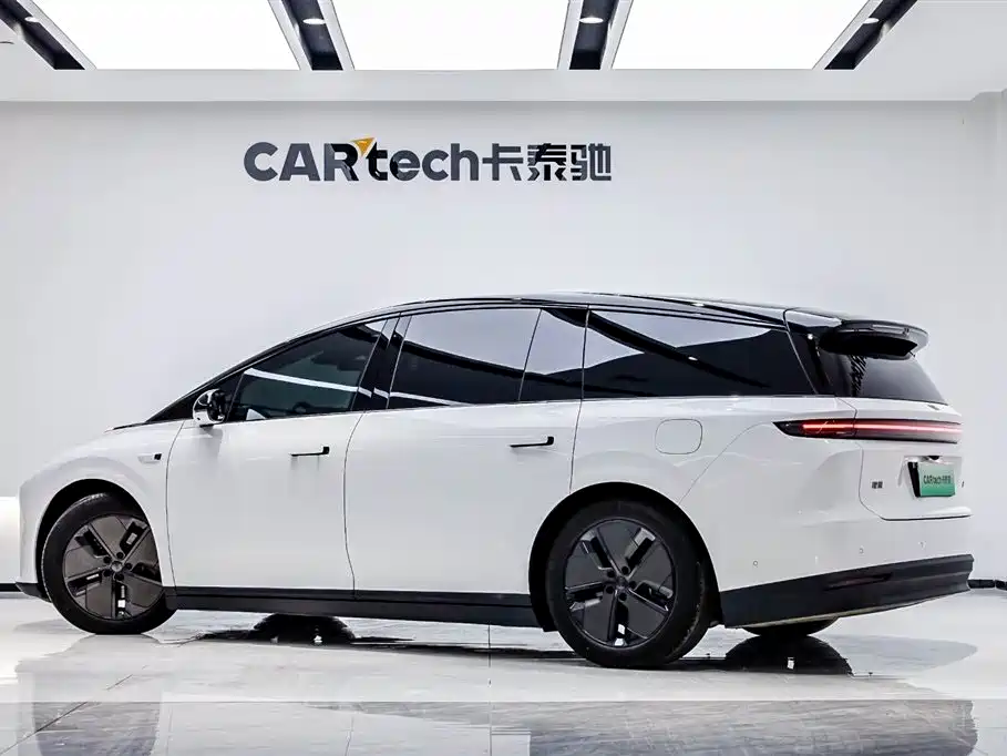 Li Auto i8 2025 — фото 32