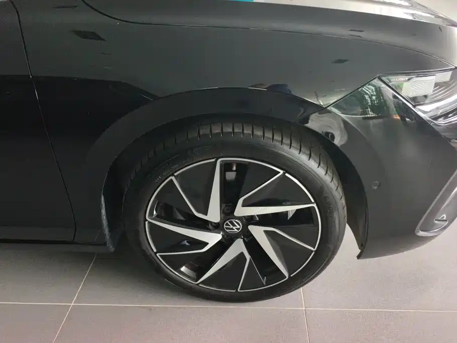 Volkswagen Magotan 2024