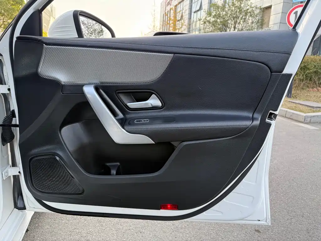 Mercedes-Benz A-Class 2021 — фото 12