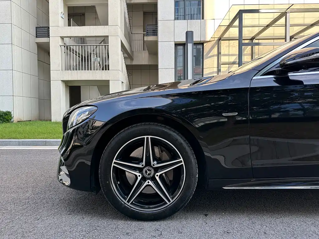 Mercedes-Benz E-Class 2020 — фото 26