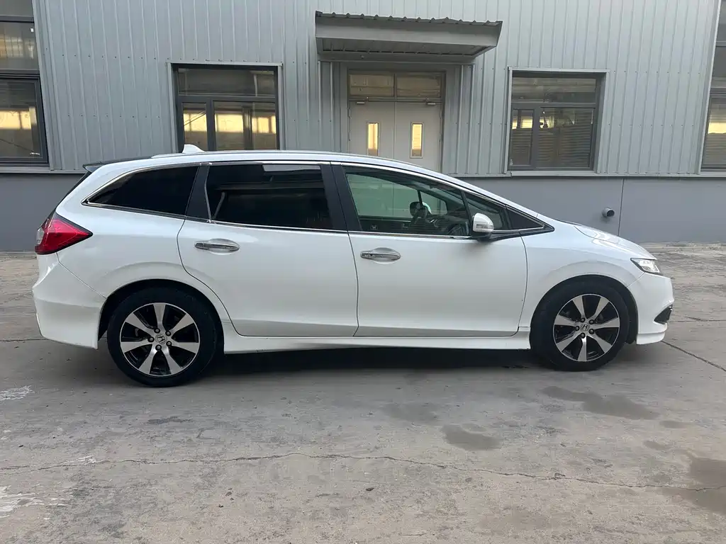 Honda Jade 2016 — фото 4