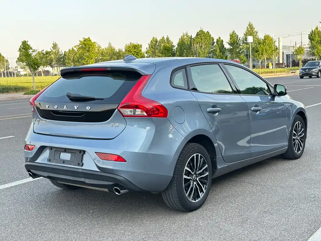 Volvo V40 2018 — фото 4
