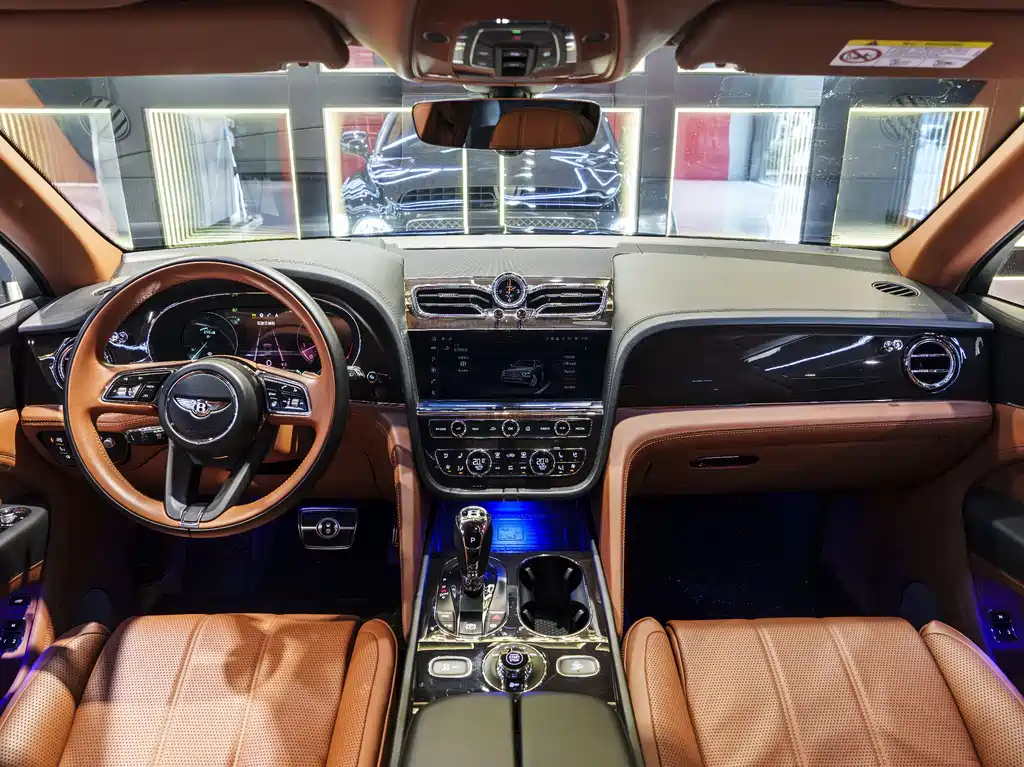 Bentley Bentayga 2022 — фото 19