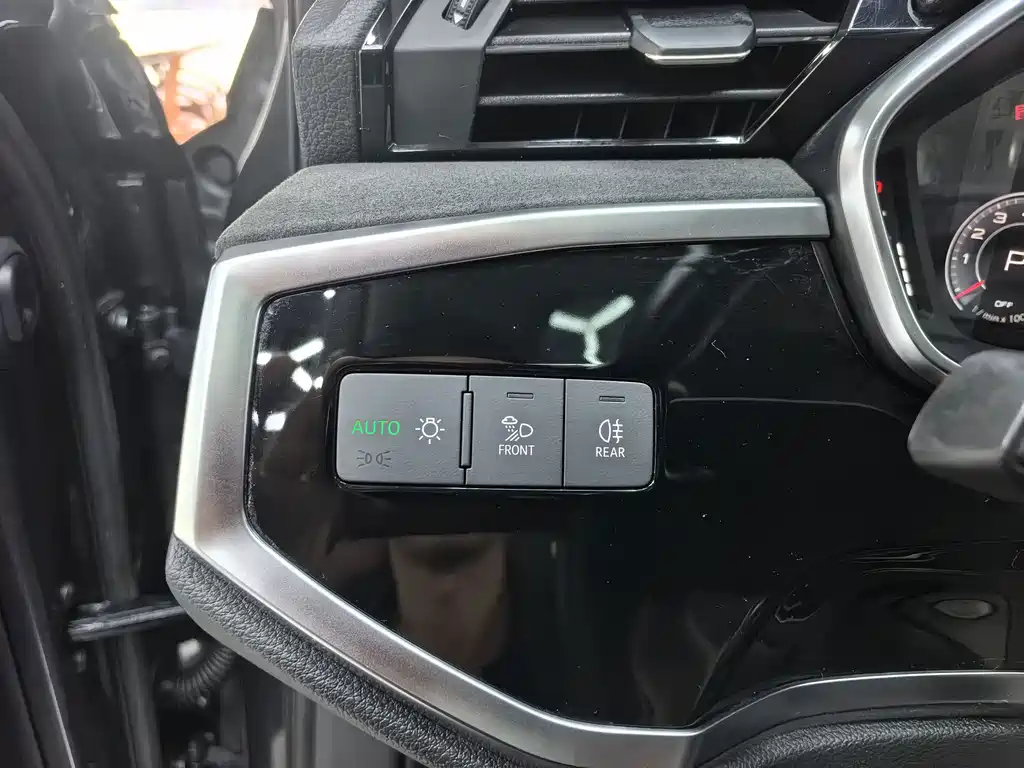 Audi Q3 2023 — фото 15