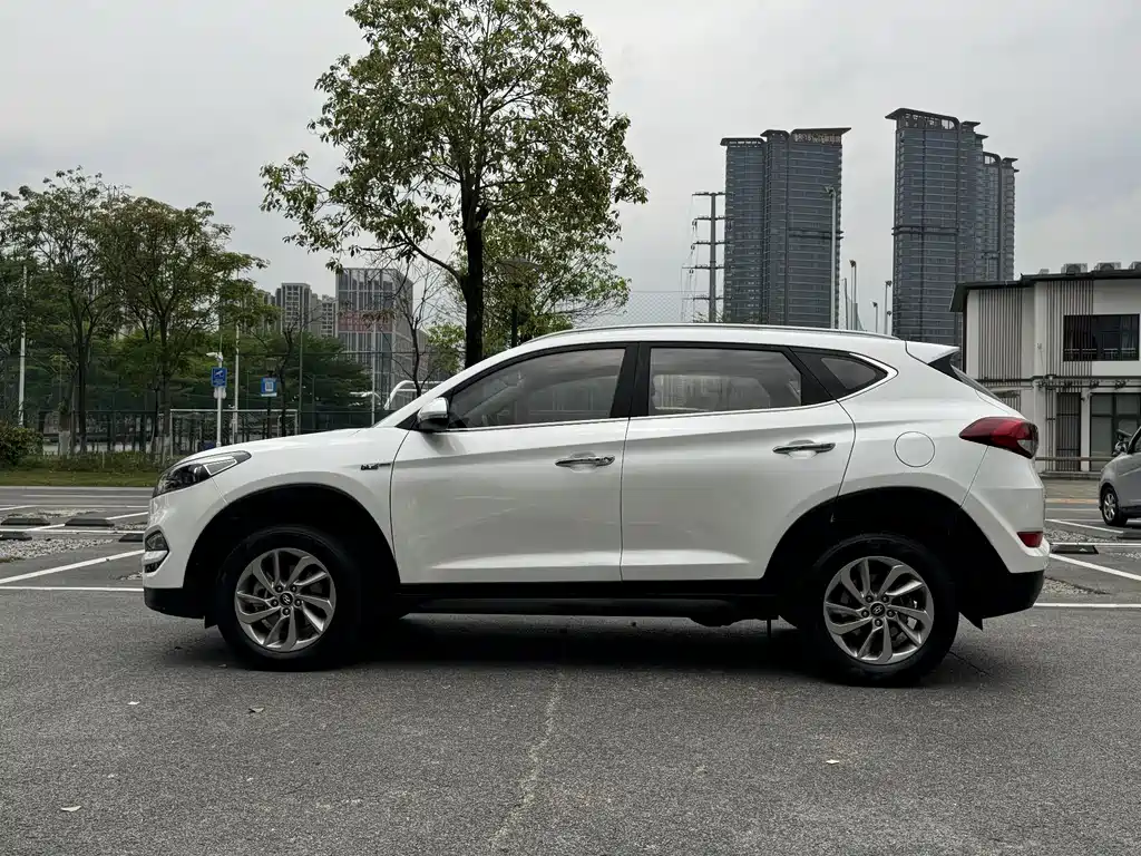 Hyundai Tucson 2016 — фото 23