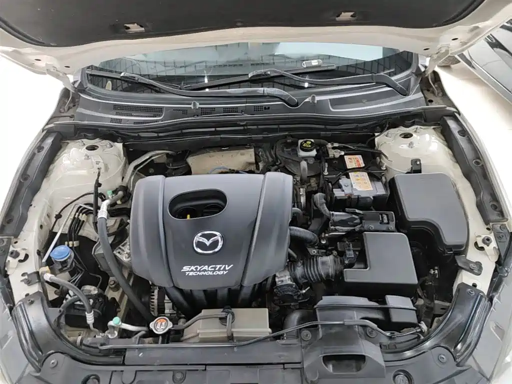 Mazda 3 Axela 2016 — фото 20