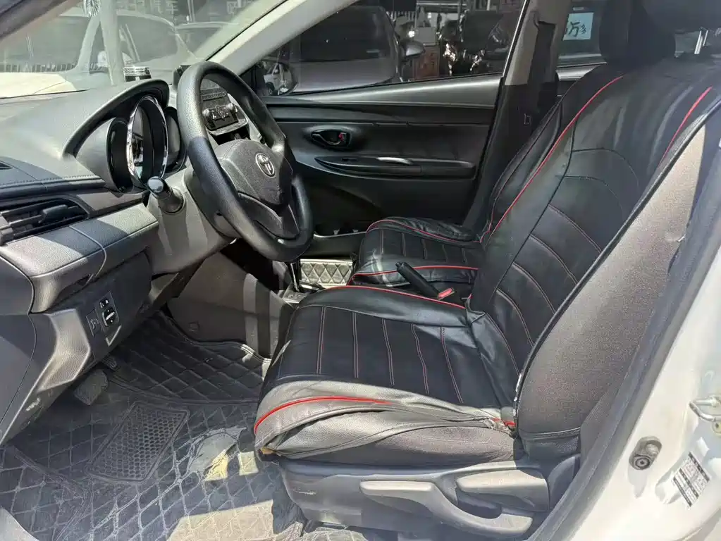Toyota Yaris L 2020