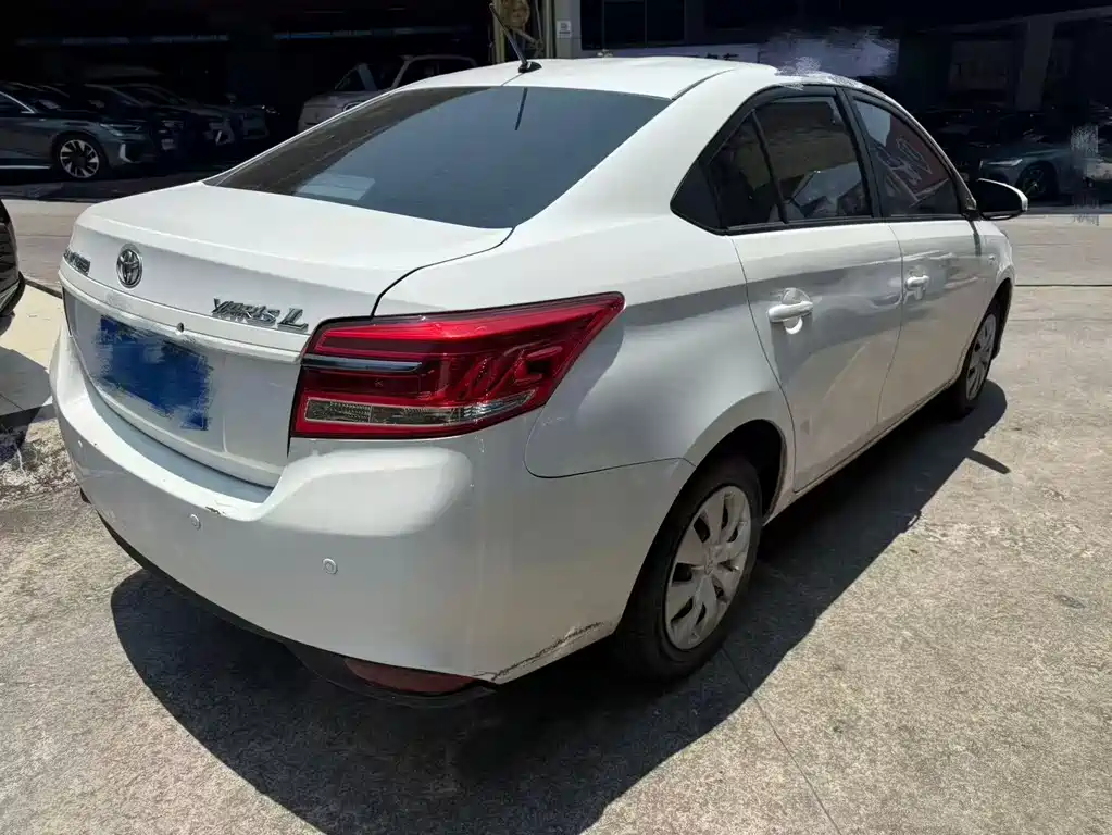 Toyota Yaris L 2020