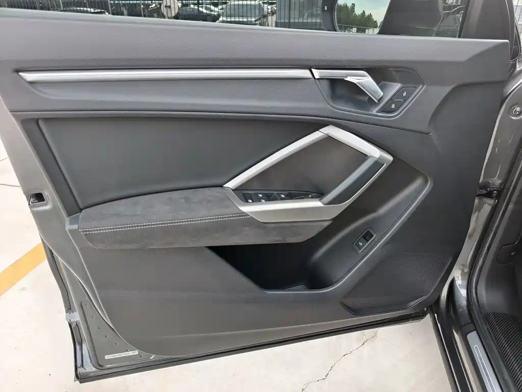 Audi Q3 2022 — фото 11