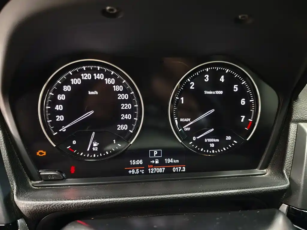 BMW 1 Series 2018 — фото 11