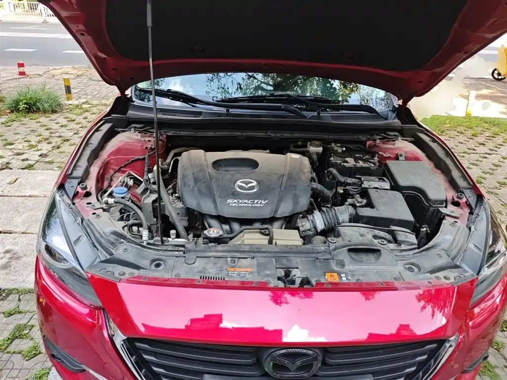 Mazda 3 Axela 2019 — фото 11