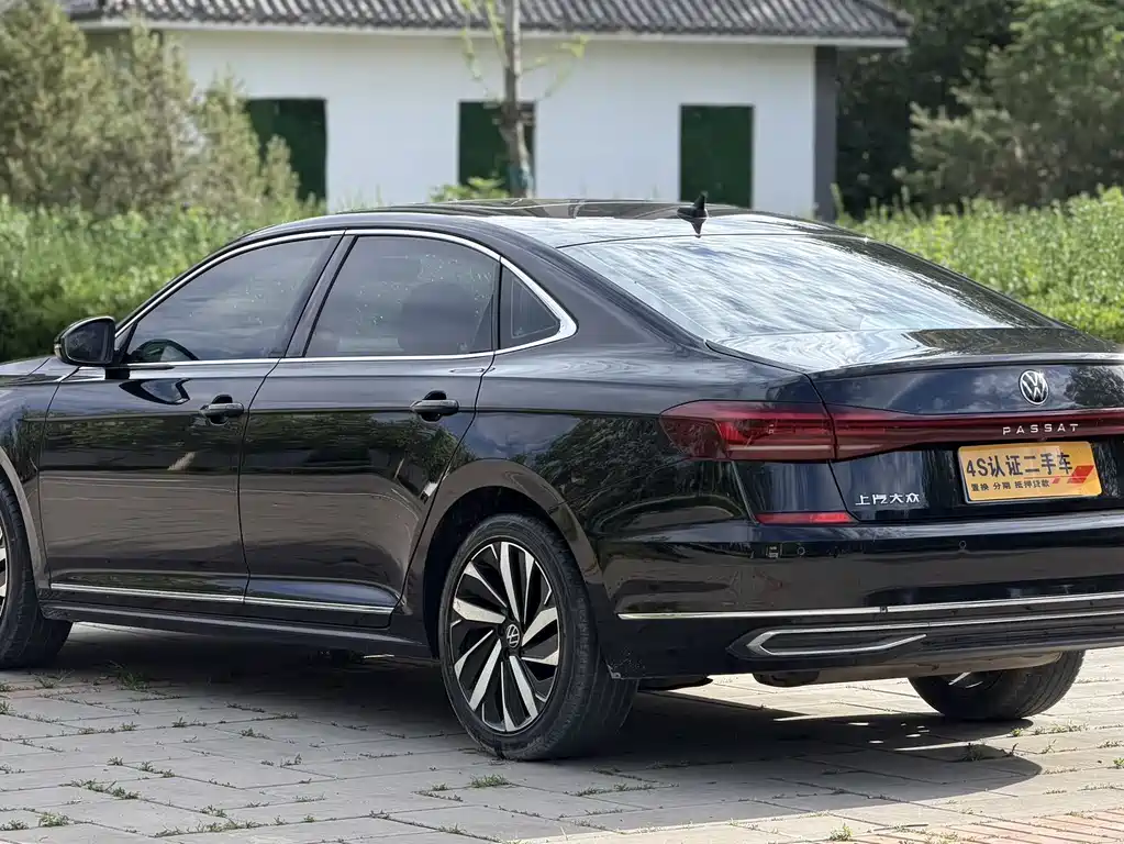 Volkswagen Passat 2022 — фото 6
