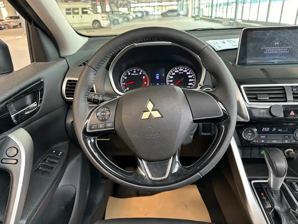 Mitsubishi Eclipse Cross 2020 — фото 13