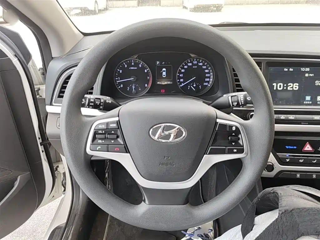 Hyundai Elantra 2016 — фото 11