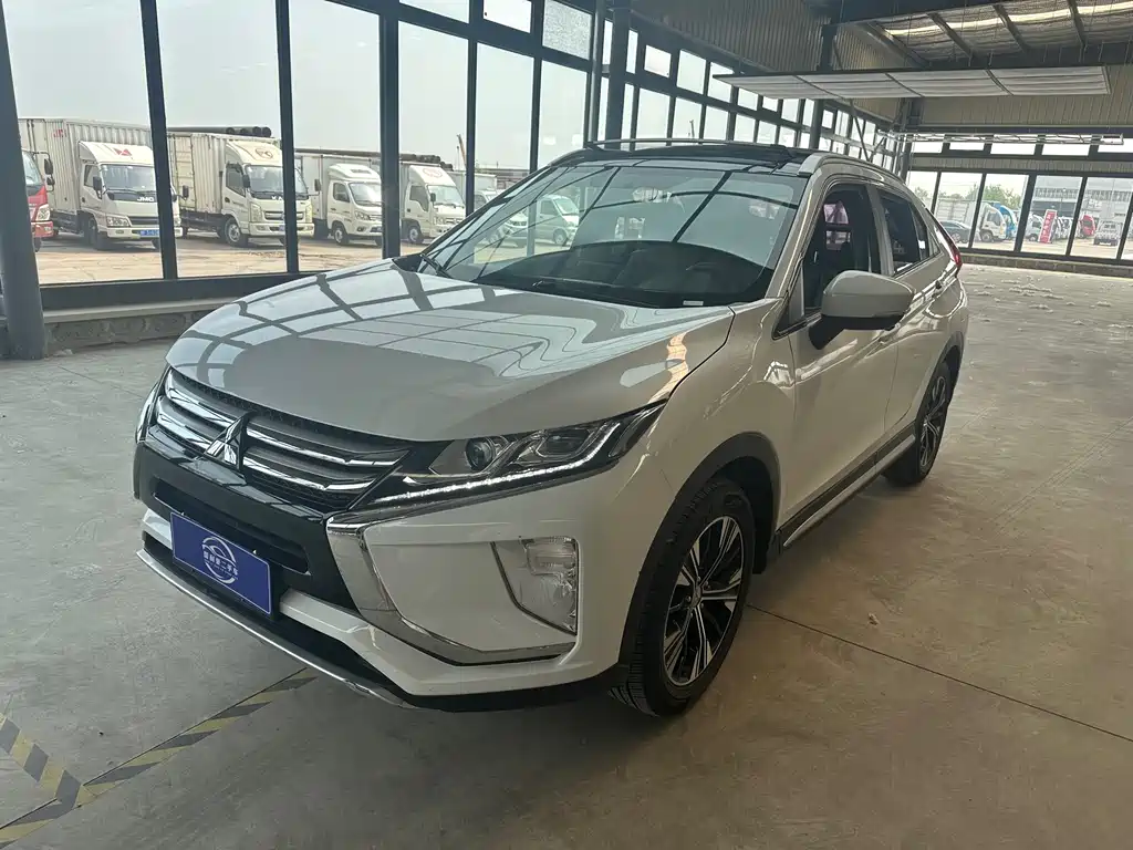 Mitsubishi Eclipse Cross 2020 — фото 1