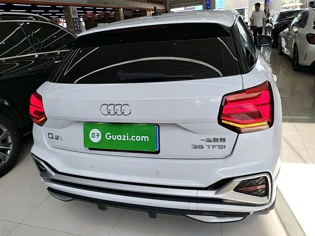 Audi Q2L 2023 — фото 6