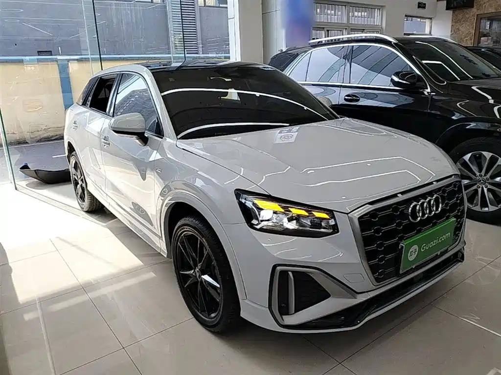Audi Q2L 2023 — фото 4