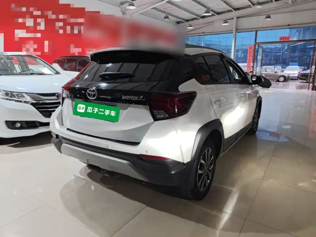 Toyota Yaris L 2021