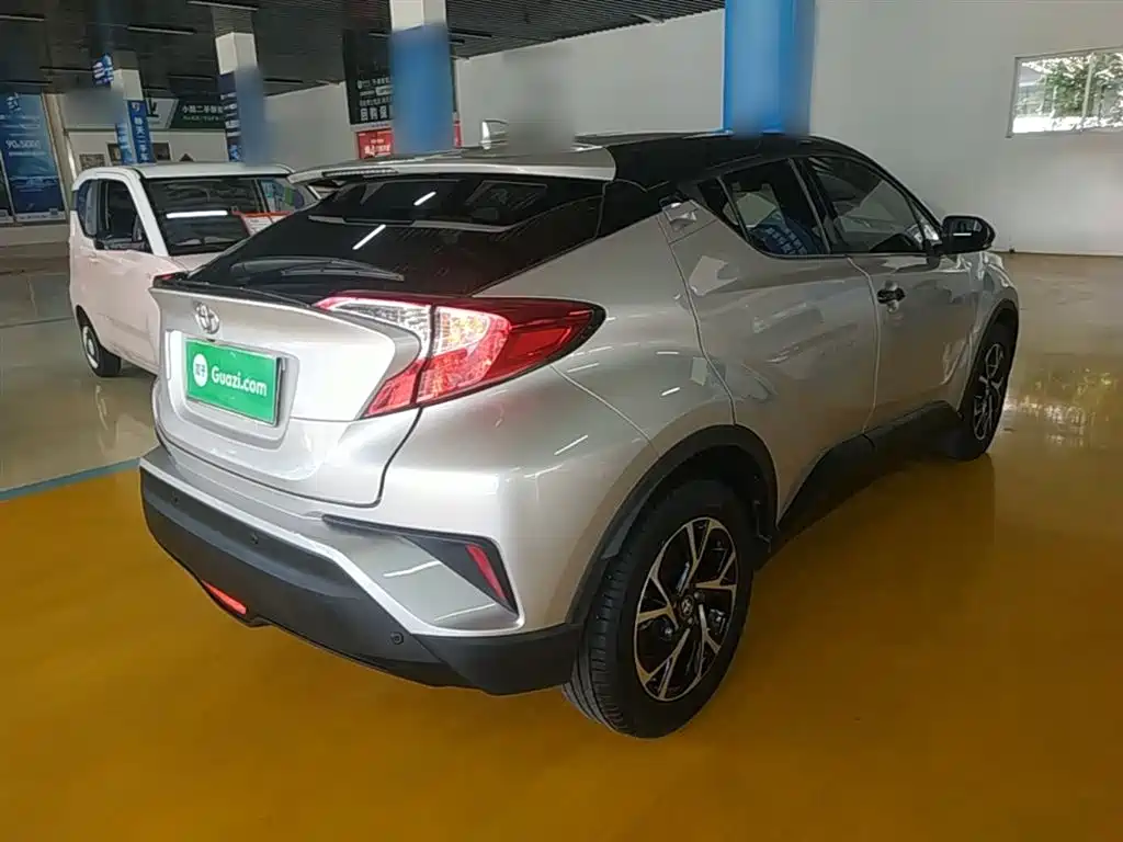 Toyota C-HR 2019 — фото 7