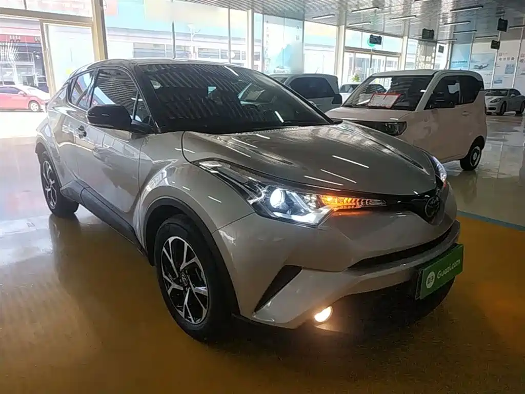 Toyota C-HR 2019 — фото 4