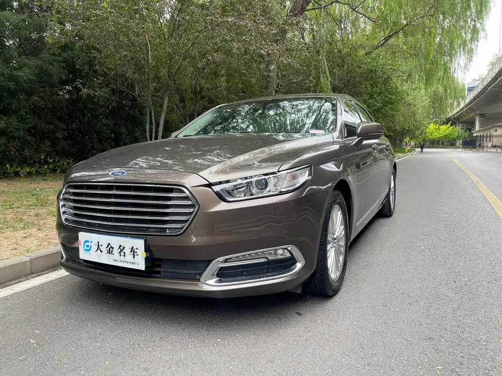 Ford Taurus 2016
