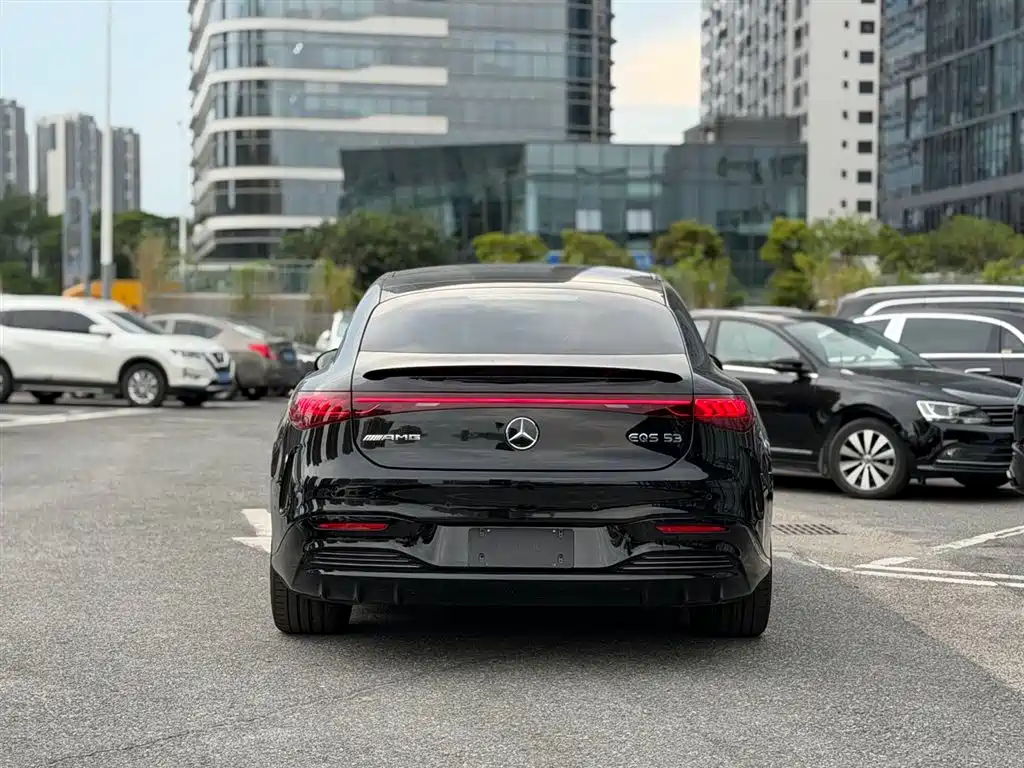 Mercedes-Benz EQS AMG 2025 — фото 5