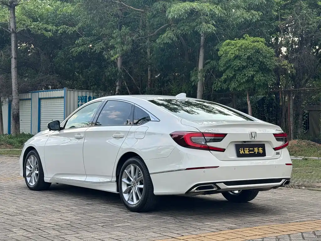 Honda Accord 2021 — фото 17